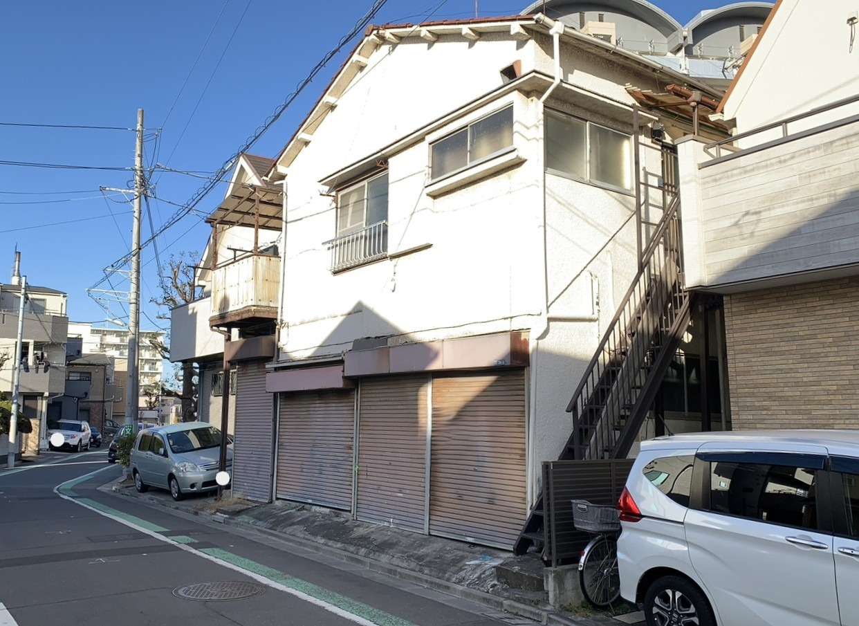 葛飾区東堀切 倉庫付き住宅を買取致しました。